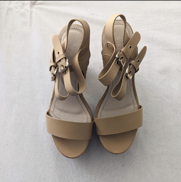 Brand New Heels - Picture 3 of 4